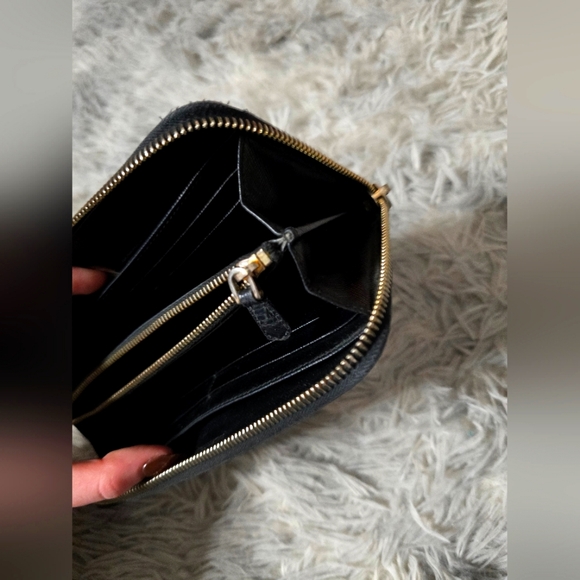Prada Black Zip Around Long Wallet (GUC)(READ DESCRIPTION)(RIP IN POCKET) - Picture 5 of 6